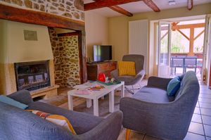 Salon avec télévision